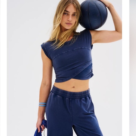Free people movement HOT SHOT crossover t-shirt 1 only TOP navy blue NWOT - Picture 2 of 10